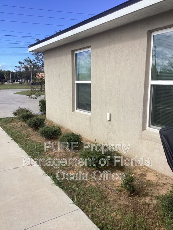 Foto del edificio - 7227 Midway Terrace