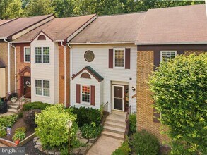 Building Photo - 6088 Heatherwood Dr