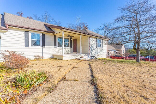 Foto del edificio - 3 bedroom home in Fairfax Heights
