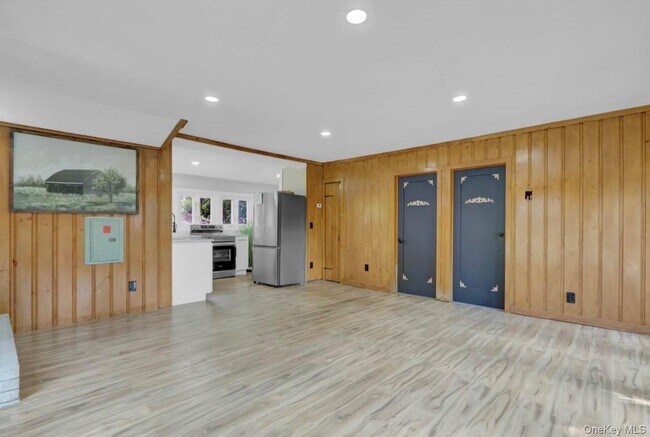 Foto del edificio - 85 Woodland Dr