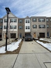 Building Photo - 7504 Day Break Dr