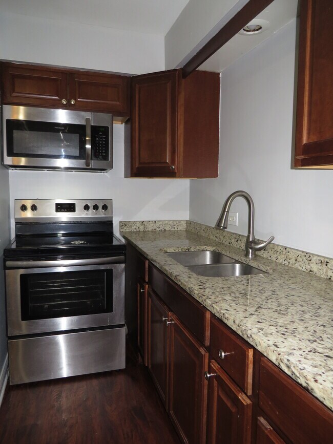 Foto del edificio - 1110 N Wheeling Rd