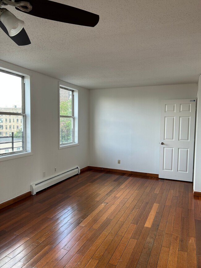 Foto del edificio - 1218 Vyse Ave