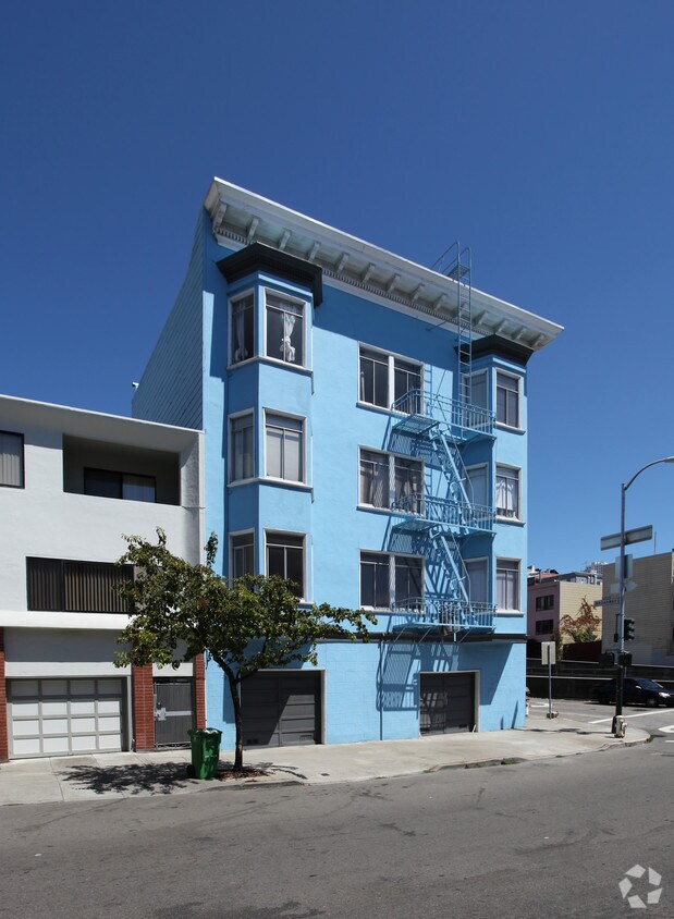 Building Photo - 1390 Broadway St