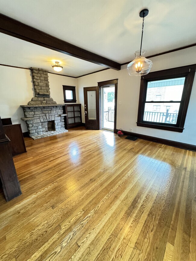 Foto del edificio - 4204 Charlotte St