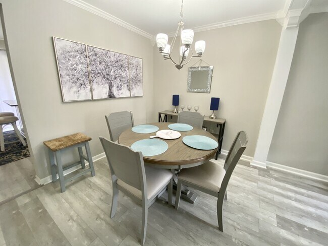 Building Photo - Spend your Summer in Bluffton! Furnished R...