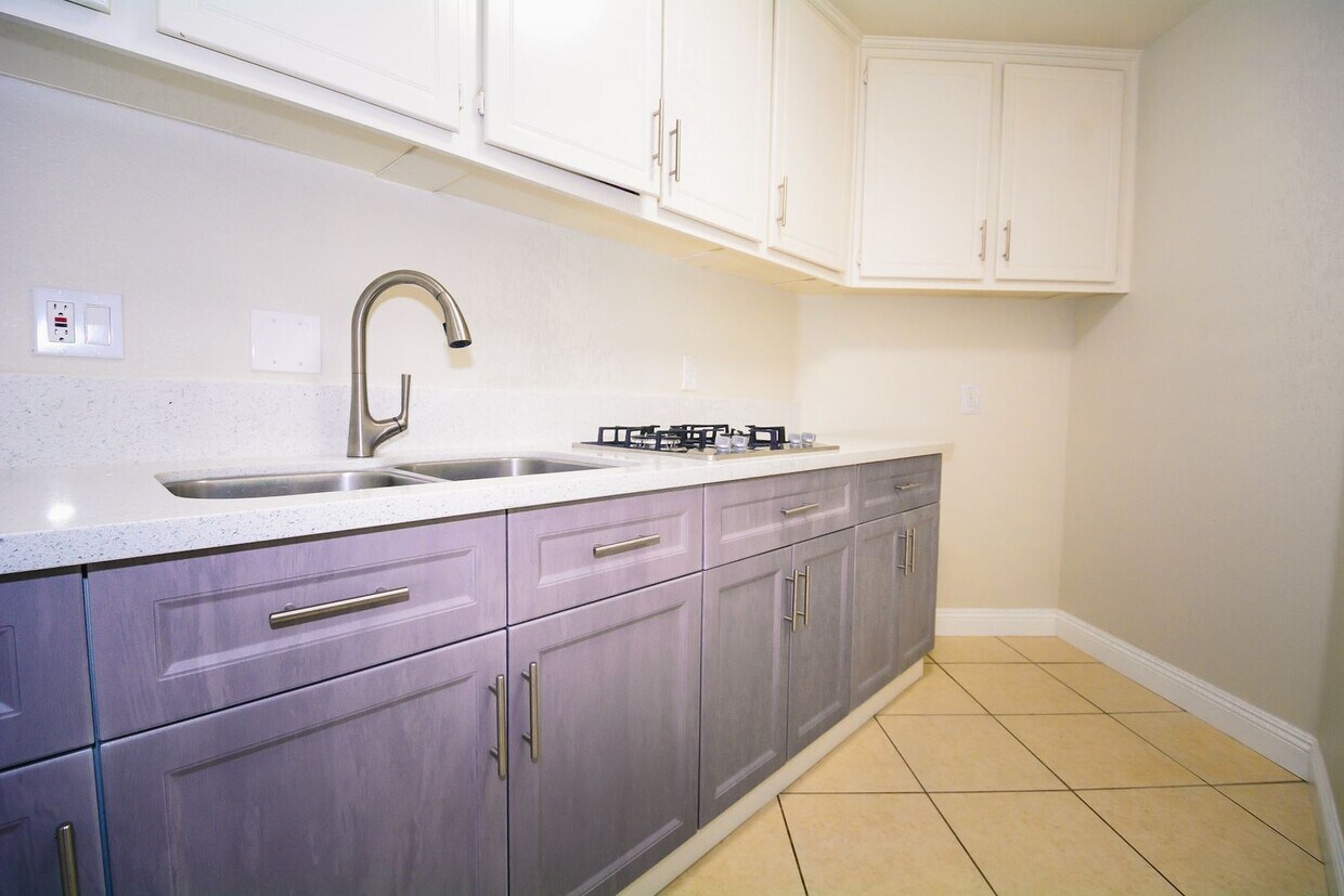 Primary Photo - Eastvale 1 Bedroom 1 Bath Additional Unit ...