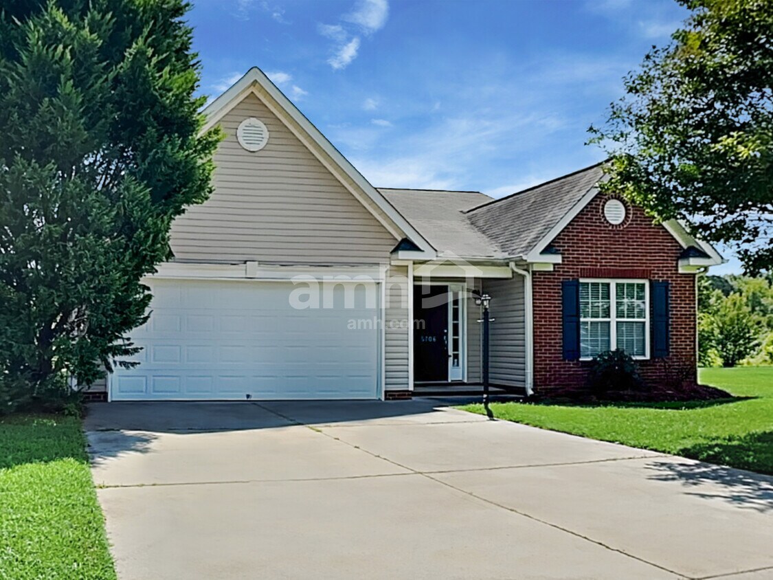 5706 Misty Meadows Court House Rental in Clemmons, NC