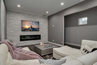 Building Photo - 748 Desert Mountain Ct