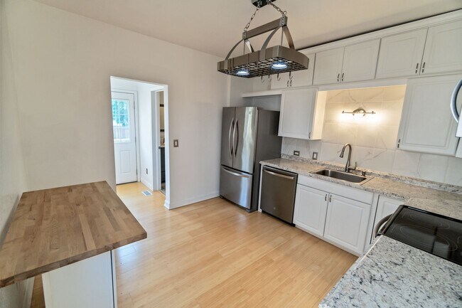Foto del edificio - Single Family Home in Perry District!!