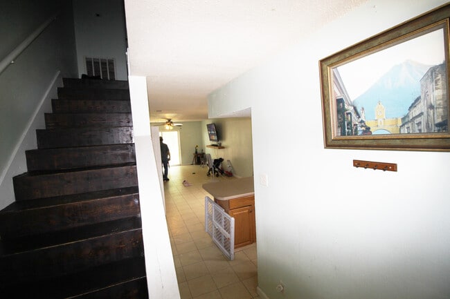 Building Photo - 2710 Helena St