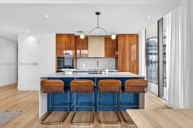 Building Photo - 2678 Tigertail Ave