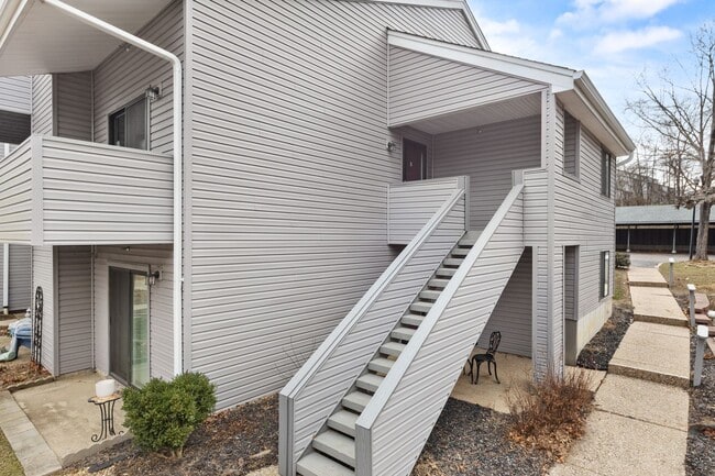 Building Photo - Ballwin Area.........Call 636-926-2227 for more details