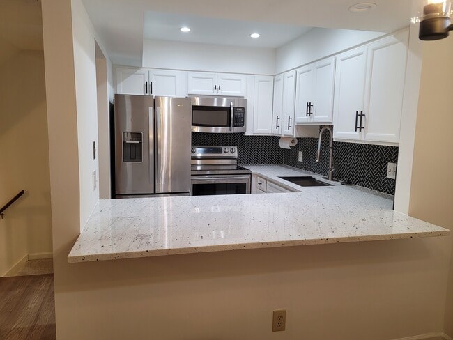 Building Photo - 5712 Chapman Mill Dr