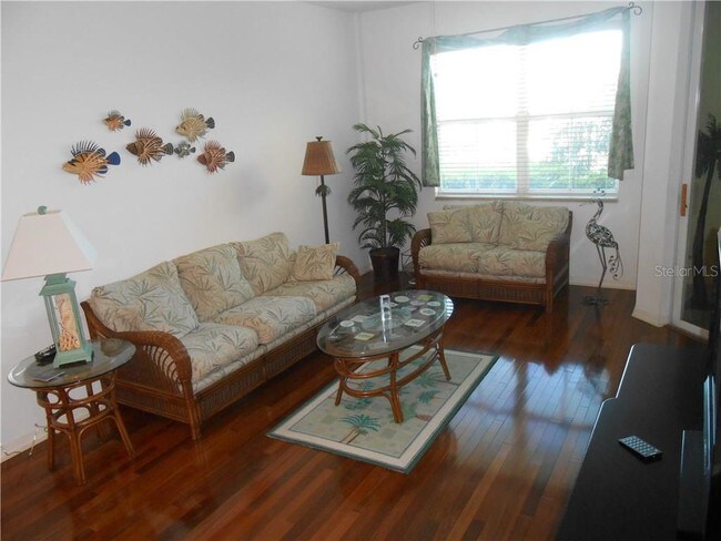 Building Photo - 2090 Matecumbe Key Rd