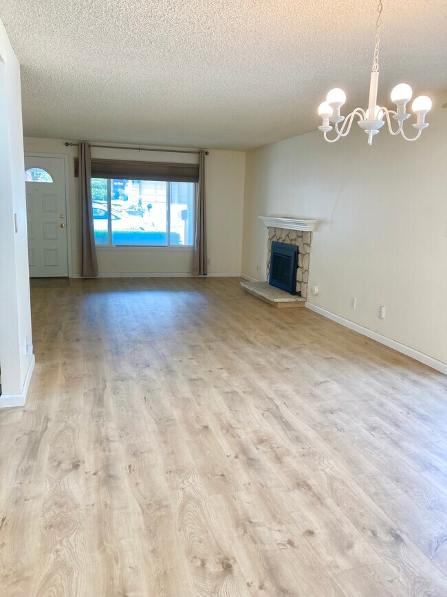 Photo - 24714-24713 13th Ave S House