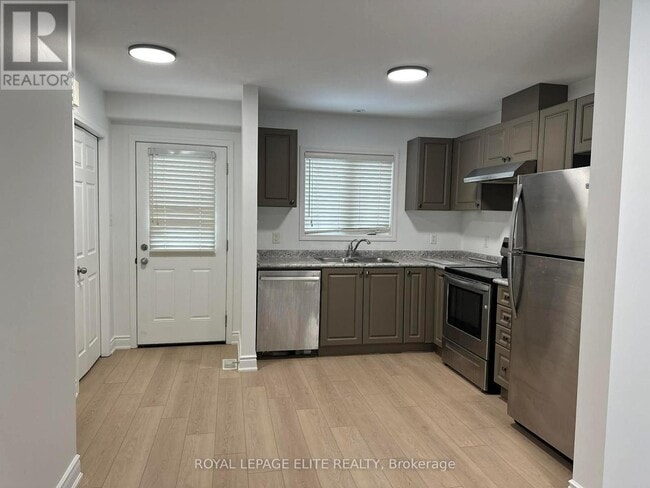 Building Photo - 350 Dundas St S