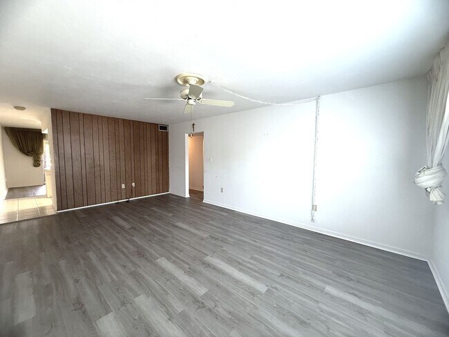 Foto del edificio - FIRST MONTHS RENT FREE!!! Beautiful 2 MASTER SUITE CONDO in Central Ft. Myers with Over 1200 Sqft.