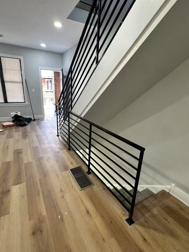 Foto del edificio - 3 bedroom 1.5 bath house available in Sout...