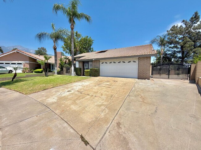 Foto del edificio - Spacious 4 Bedroom Home available In Alta Loma!