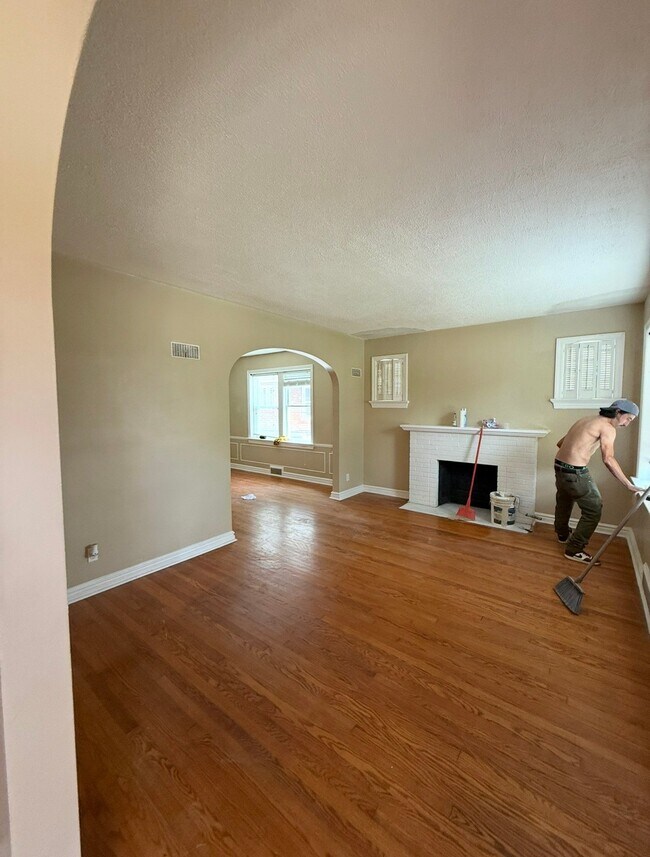 Foto del edificio - 5730 Park Ln