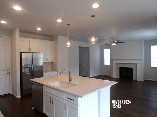 Foto del edificio - Stunning Home in Castle Rock 4Bedrooms 3.5 Bathrooms!