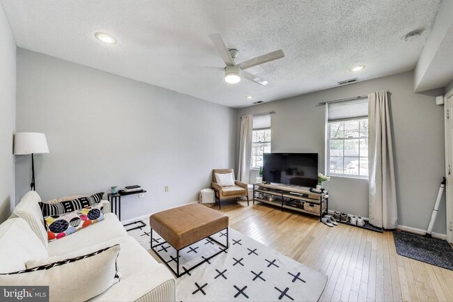Foto del edificio - 2817 7th St NE