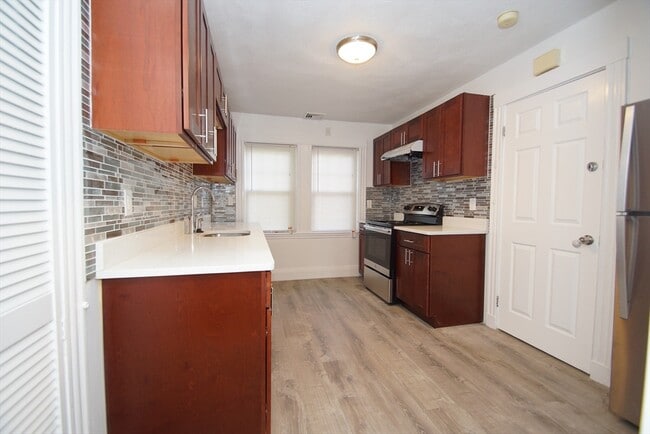 Building Photo - 353 Lowell Ave