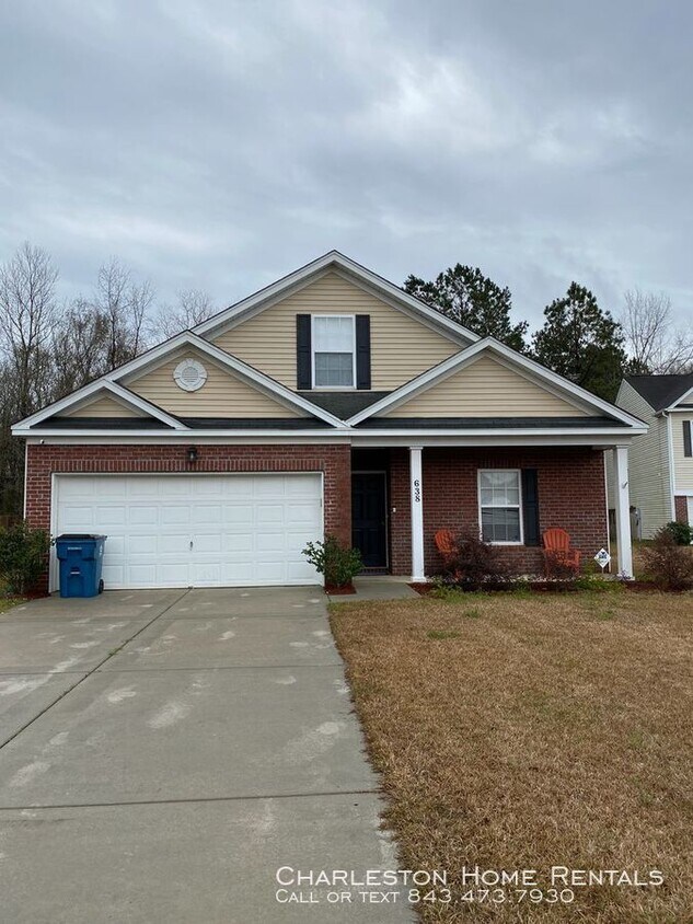 Primary Photo - 638 English Oak Cir