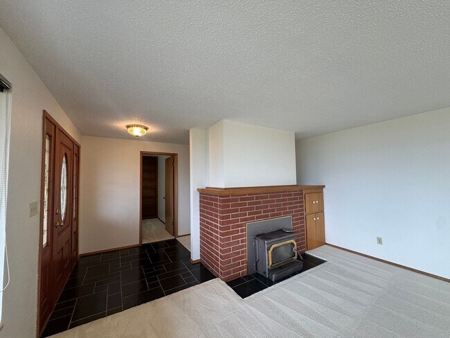 Foto del edificio - Stunning Three Bedroom With Amazing Views!