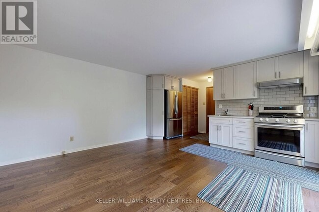 Photo du bâtiment - 252 Elgin Mills Rd W