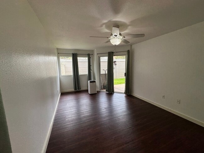 Building Photo - Bright & Breezy 2 bedroom Home in Evergree...