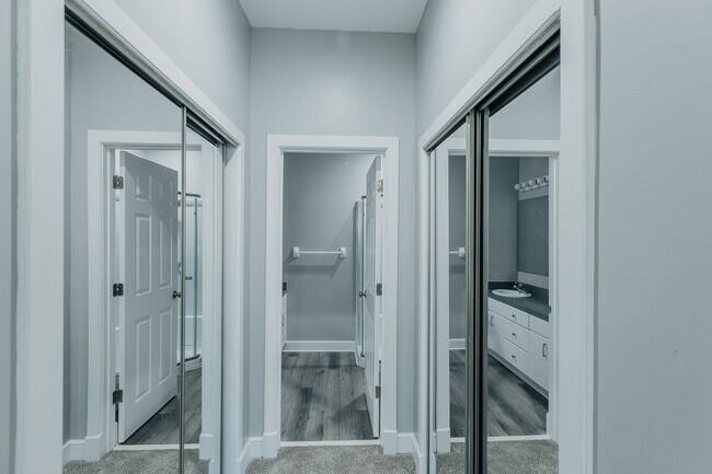 Foto del edificio - 5879 Nina Pl #1
