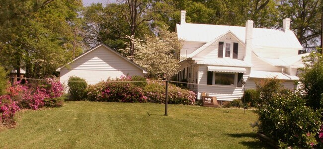 Foto principal - 109 S Outerbridge St