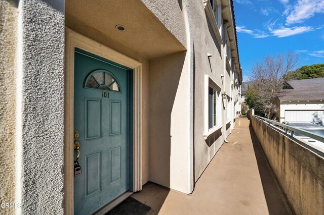 Foto del edificio - 2663 Montrose Ave