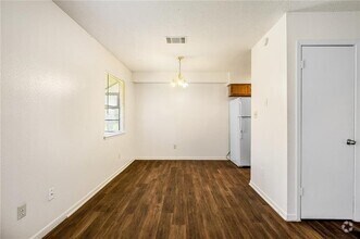 Building Photo - 200 Concho St