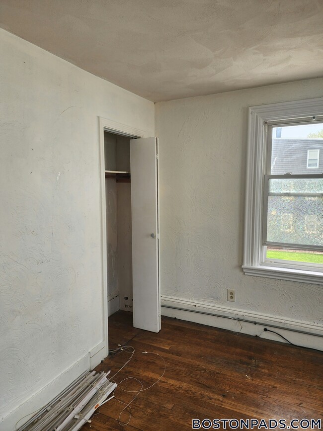 Building Photo - 49 Everett St