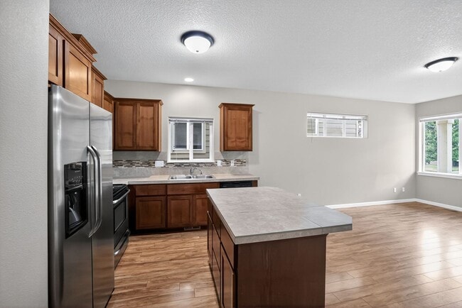 Building Photo - 2550 Carson Loop