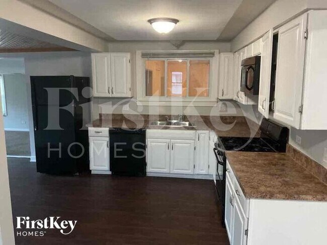 Foto del edificio - 14503 Waverly Ave