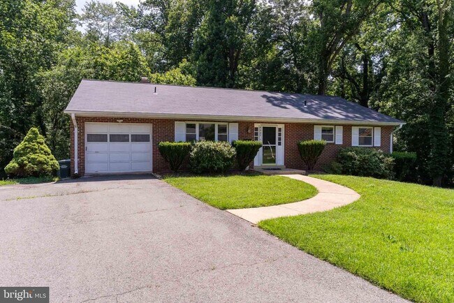 Building Photo - 6627 Hazel Ln