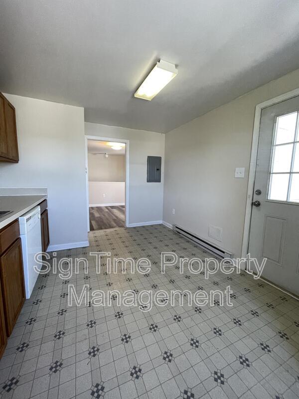 Building Photo - 34 Fairground Avenue