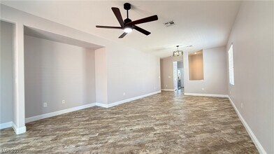 Building Photo - 2354 Amana Dr
