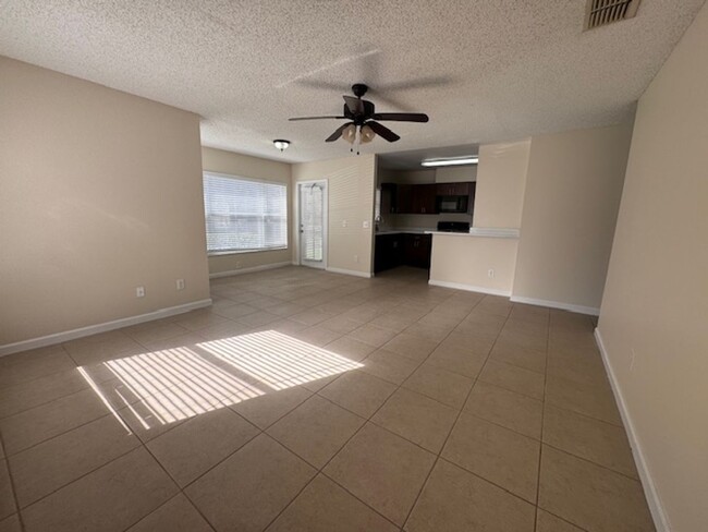 Building Photo - 2/2 Conway condo in Gated community!