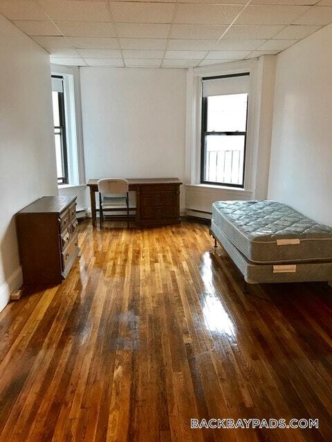 Foto del edificio - 854 Beacon St