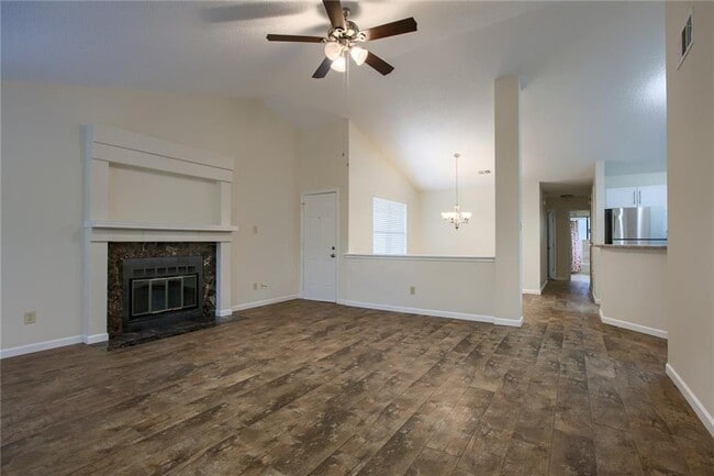 Building Photo - 12320 Thompkins Dr