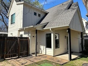 Building Photo - 2209 Willow St