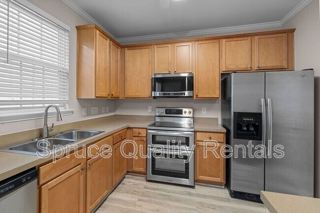 Building Photo - 409 Hamlet Park Dr