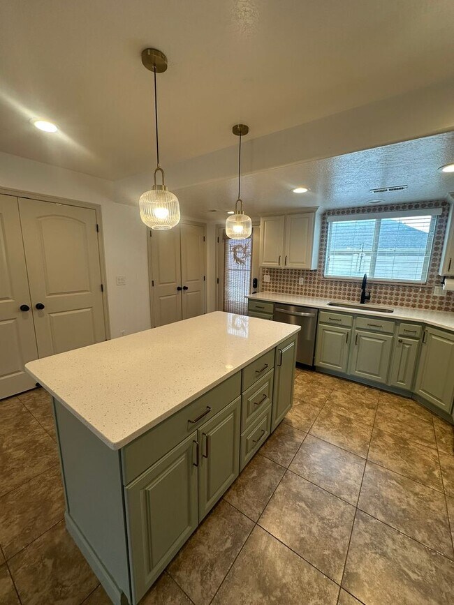 Foto del edificio - 3 Bed | 2.5 Bath Home in South Weber – Ready for Move-In!