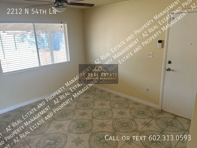 Building Photo - 2212 N 54th Ln