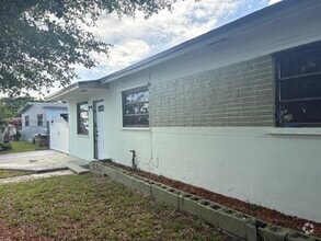 Building Photo - 10791 SW 221st St Rd
